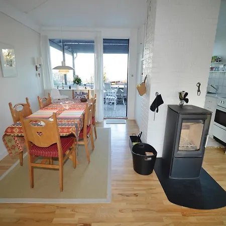 度假居 Two-bedroom Holiday In *